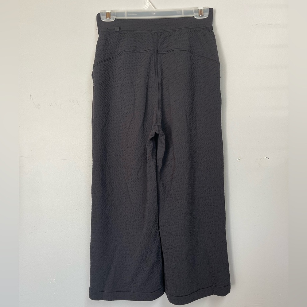 Lululemon Can You Feel The Pleat Crop - Picture 6 of 8
